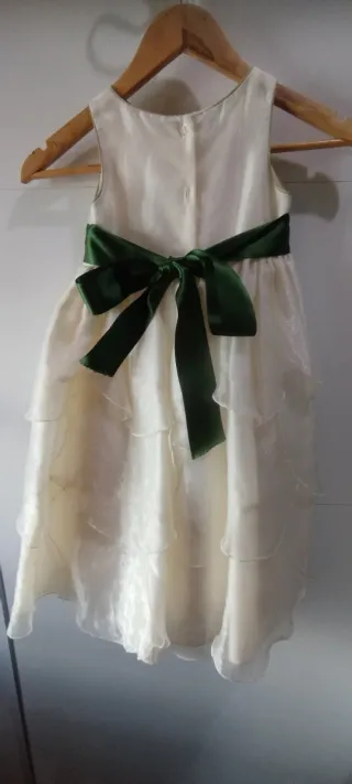 Vestido de arras blanco con fajín verde