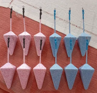 Plomos de pesca pirámide 135g