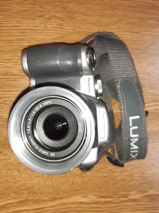 Cámara Digital Panasonic Lumix DMC-FZ18