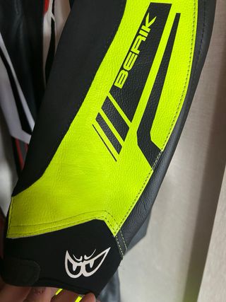 Mono de moto Berik 1 pieza Solo una puesta  NUEVO