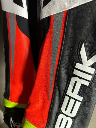 Mono de moto Berik 1 pieza Solo una puesta  NUEVO