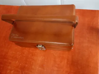 Porta cassettes de piel