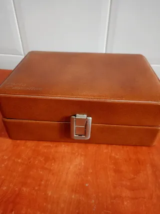 Porta cassettes de piel