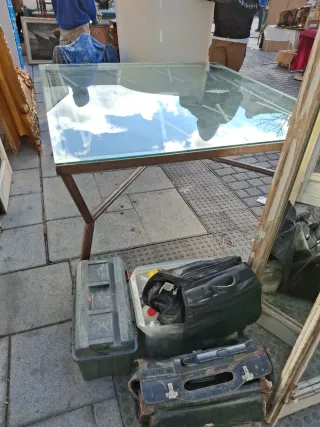 Mesa comedor cristal y metal