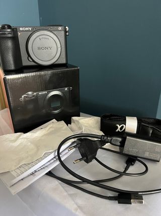Sony A6700 Con 18 meces garantia y 208 disparos