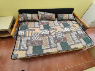 Sofá cama tela y madera
