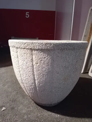 13 Macetas de piedra