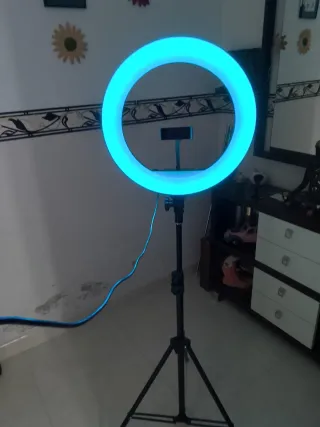 Aro de luz LED blanco y colores