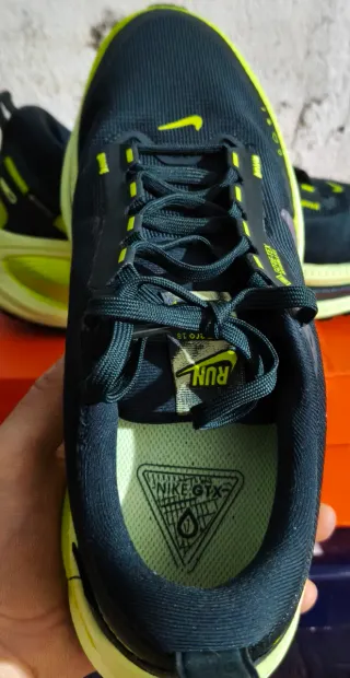 Nike Air Zoom Vomero 18 Gore-Tex Talla 40 A Estren