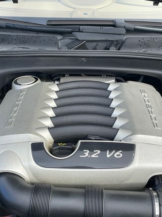 Porsche Cayenne 2005