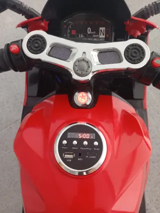 Moto eléctrica infantil roja