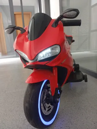 Moto eléctrica infantil roja