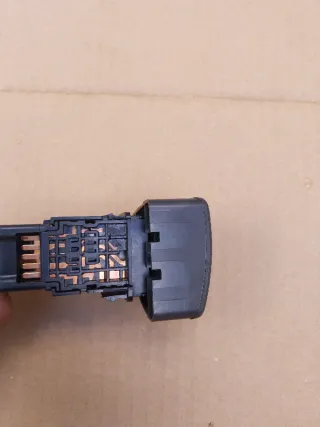 Botón warning Nissan Patrol GR Y61