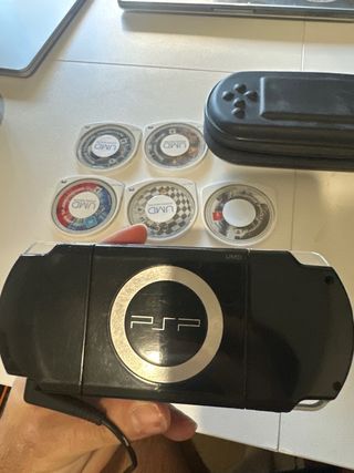 Sony PSP Negra + 6 Juegos UMD