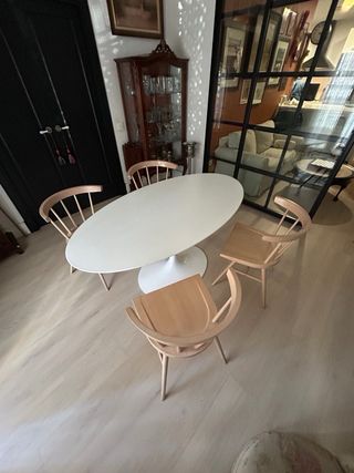 Mesa Tulip y 4/5 Sillas Comedor