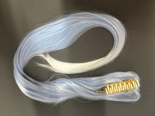 Peluca azul corta + 2 ponytails 110 cm / 43,31"