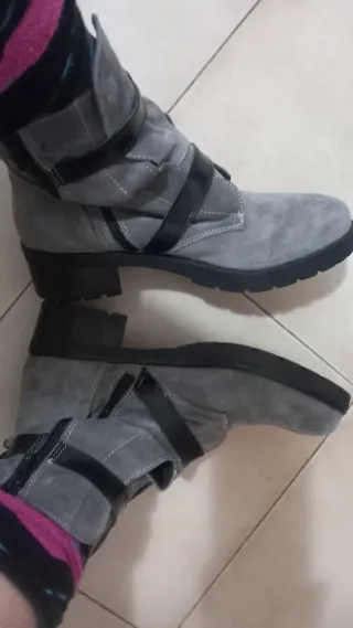 Stivaletti donna grigi con fibbie