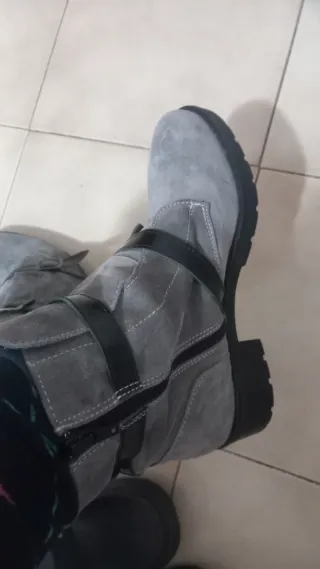 Stivaletti donna grigi con fibbie