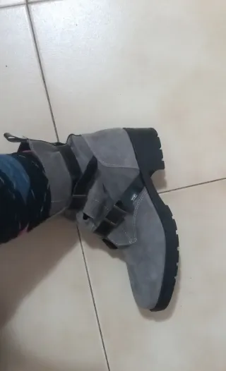 Stivaletti donna grigi con fibbie