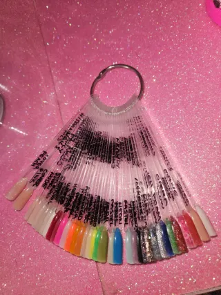 Maletín Rosa Con Kit Uñas Acrílicas Multimarca