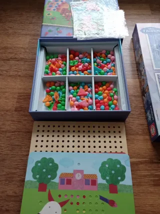 2 Puzzles Frozen + Juego Mosaico Djeco