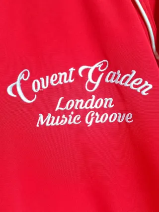 Chaqueta Bomber Roja con Capucha