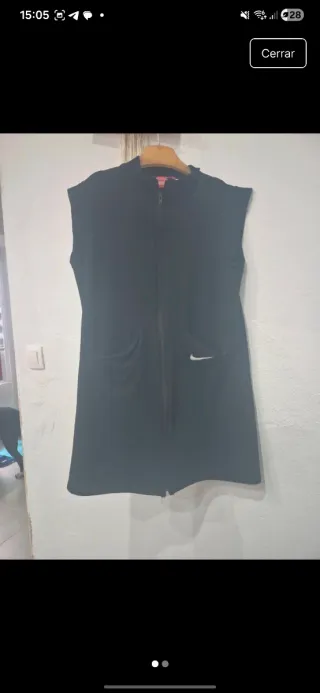 Sudadera larga sin mangas Nike negra