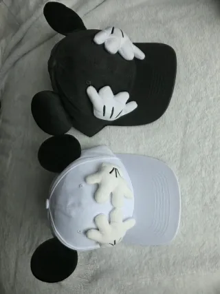 Gorras Mickey Mouse Negras y Blancas