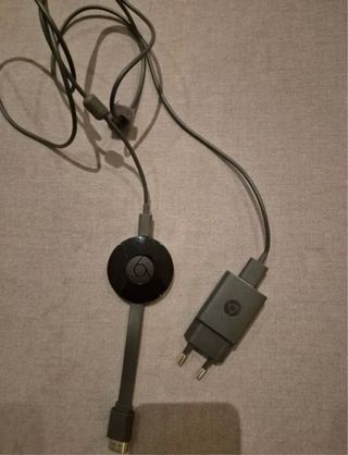 Televisor LG 32LF510B con soporte de pared