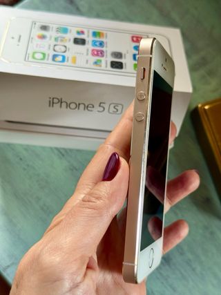 iPhone 5s 16GB Oro y Blanco