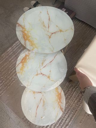 Tavoli ausiliari rotondi in marmo dorato