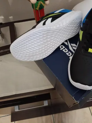 Zapatillas Reebok niño negras y azules talle 34