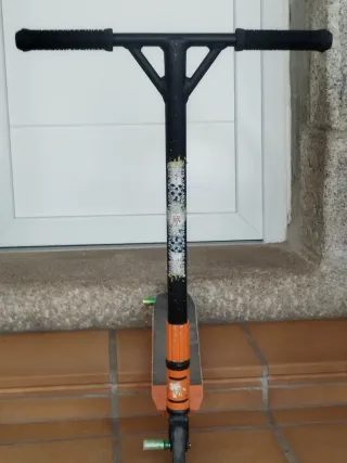 Patinete infantil naranja