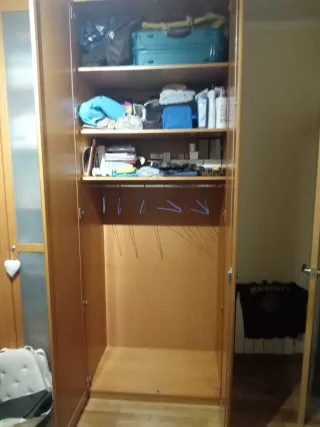 Armario grande de madera