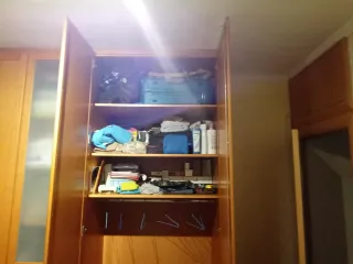 Armario grande de madera