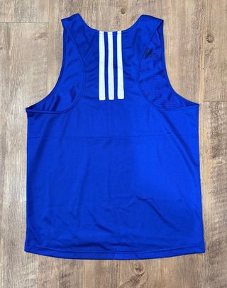 Camiseta de boxeo Adidas.