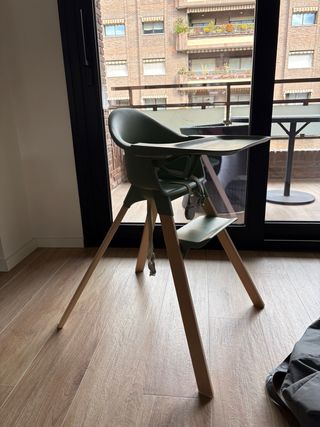 Trona Stokke Verde y Madera