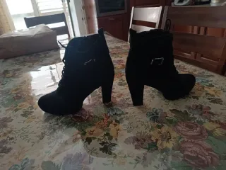 Stivaletti donna tacco nero