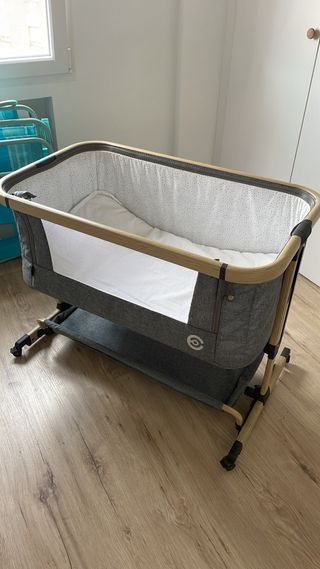 Minicuna colecho efecto madera y tela gris