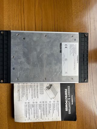 Dometic DCC1212-40A Cargador y Convertidor