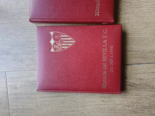 Lote 3 libros: Historia del Sevilla F.C
