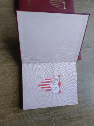 Lote 3 libros: Historia del Sevilla F.C