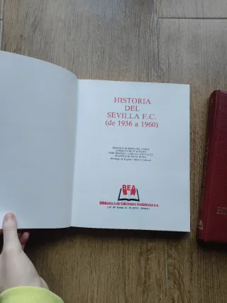 Lote 3 libros: Historia del Sevilla F.C