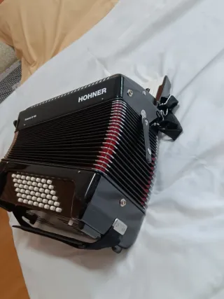 Acordeón Hohner Bravo II 48