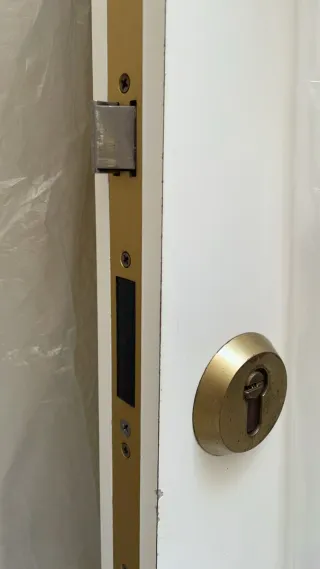 Puerta seguridad blanca 0,82x2,0