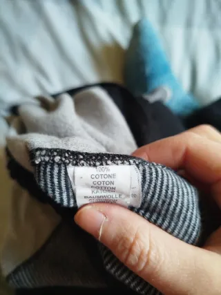 Camiseta tirantes gris y negro encaje