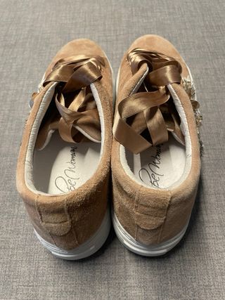 Zapatillas Alpe Talla 36 Beige y Doradas