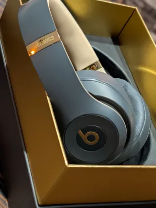 Auriculares Beats Studio3 Negra + Funda protector