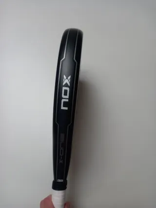 Pala de pádel Nox X-One casual series en negro