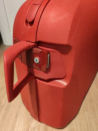 2 Maletas Rígidas Samsonite Rojas